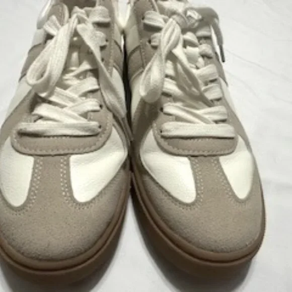 Women's Bailey lace up sneaker size 8.5 - Picture 7 of 7